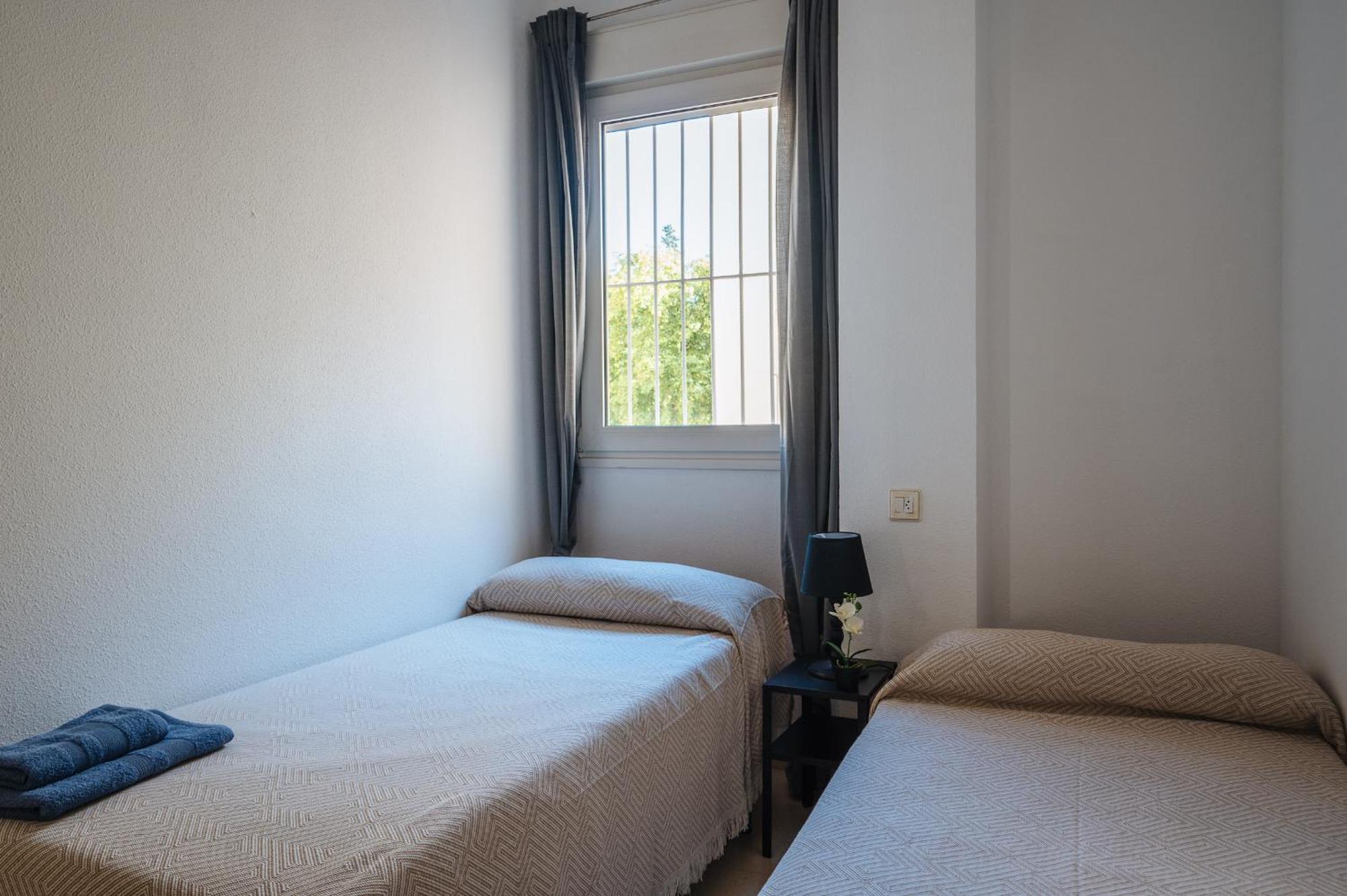 Appartement Piso Familiar Virgen Del Rocio à Séville Extérieur photo